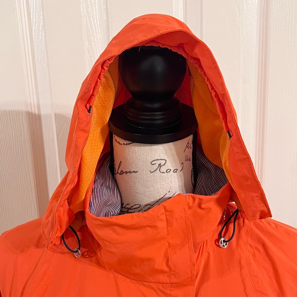 RARE Lululemon Run: In The Rain Jacket - Picture 5 of 16